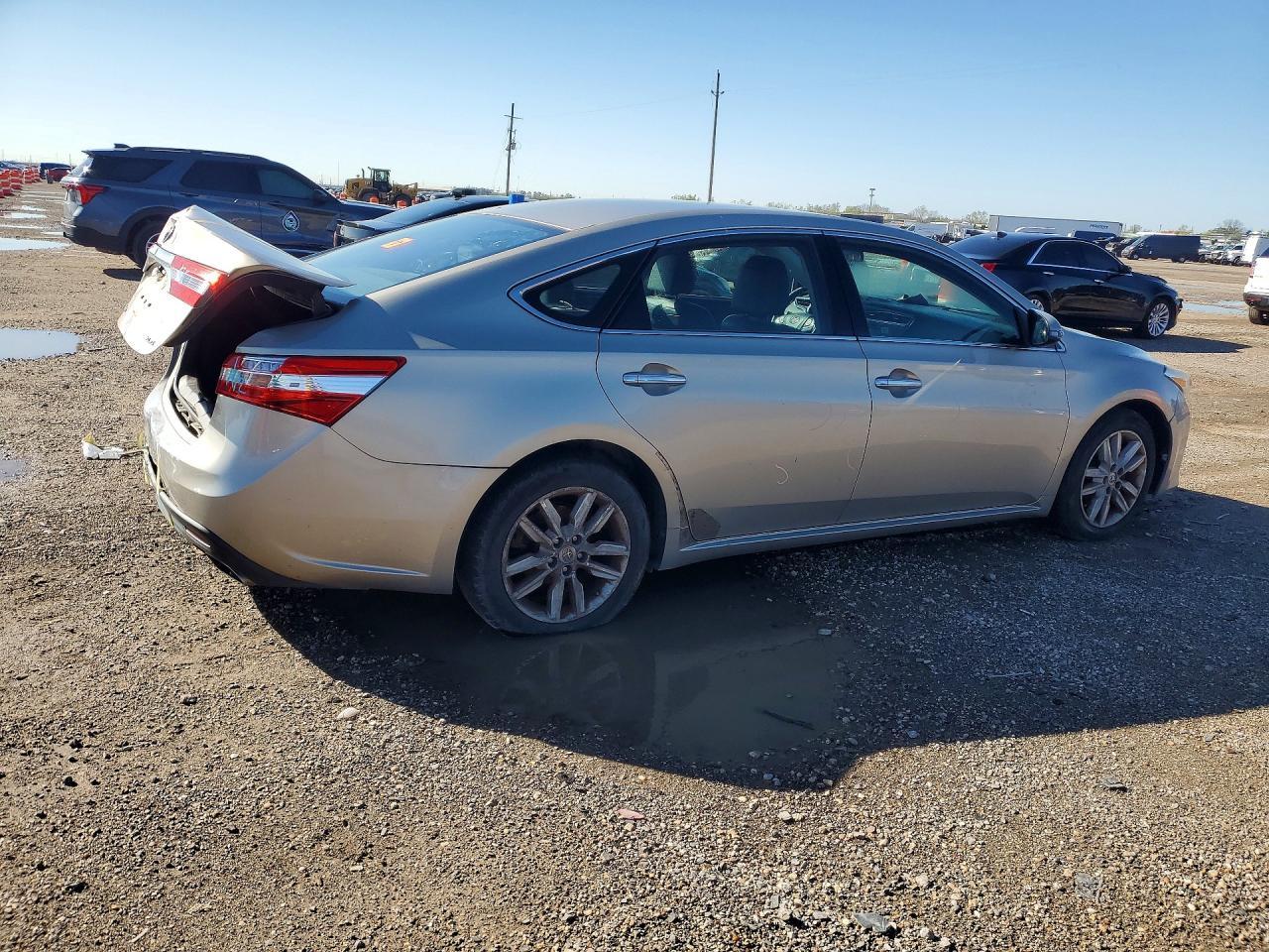 2013 Toyota Avalon Xle - Image 3