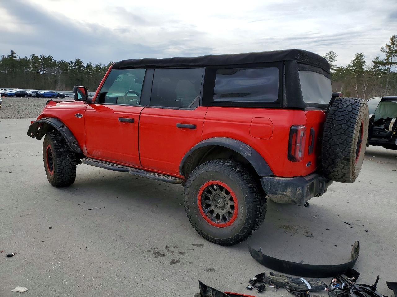 2022 Ford Bronco Base - Фото 2