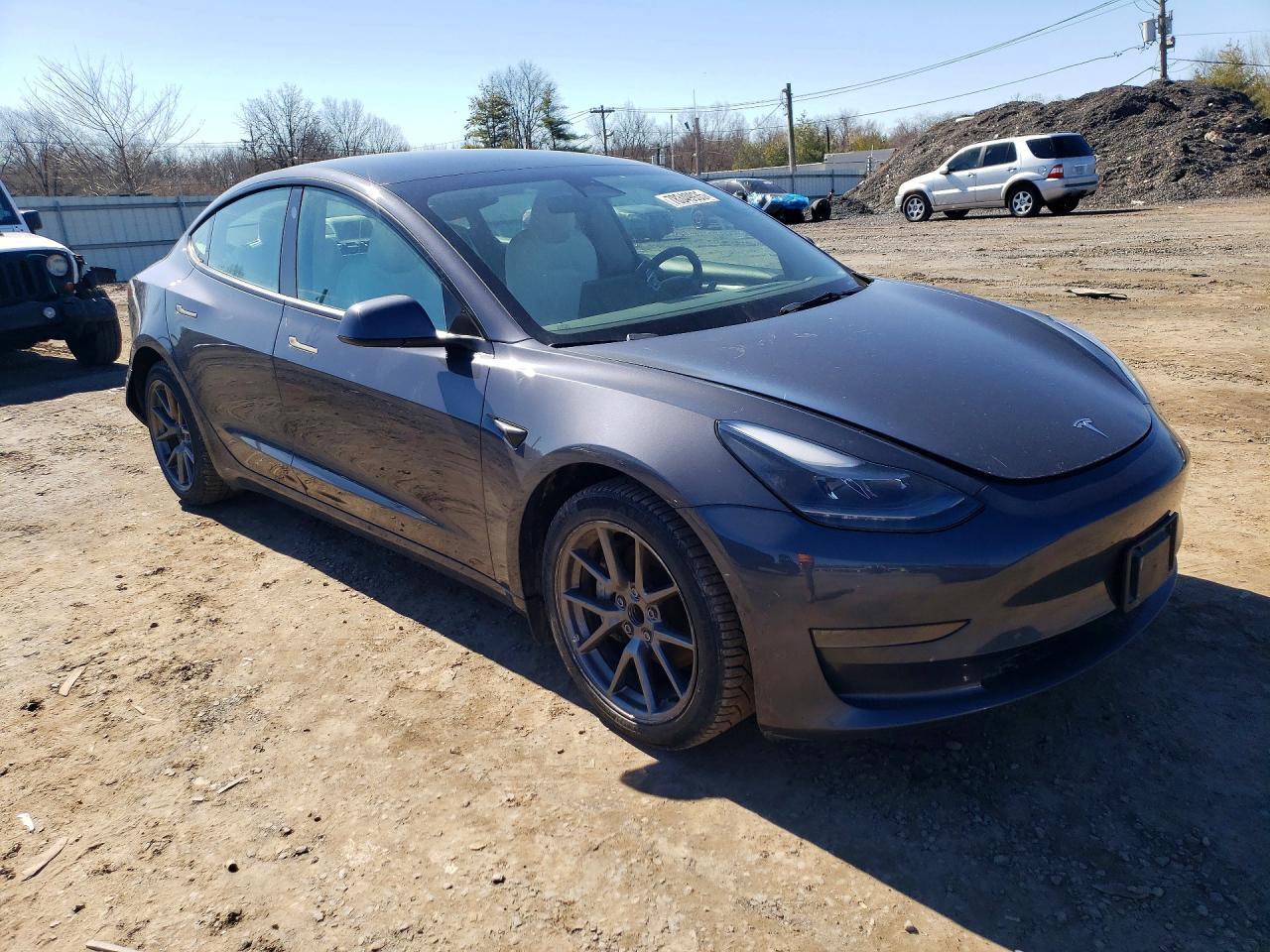 2023 Tesla Model 3 - Фото 4