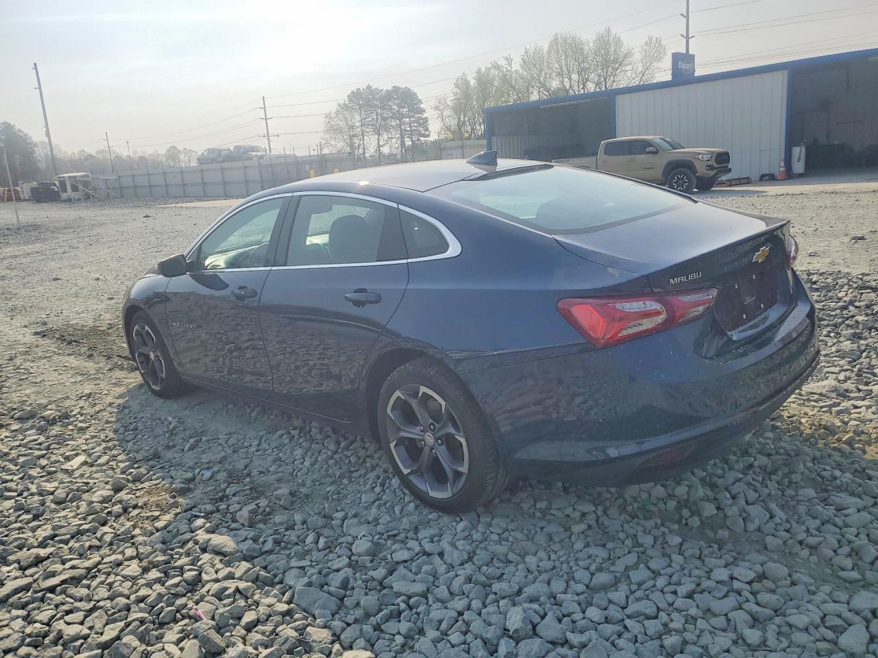 2022 Chevrolet Malibu Lt - Фото 2