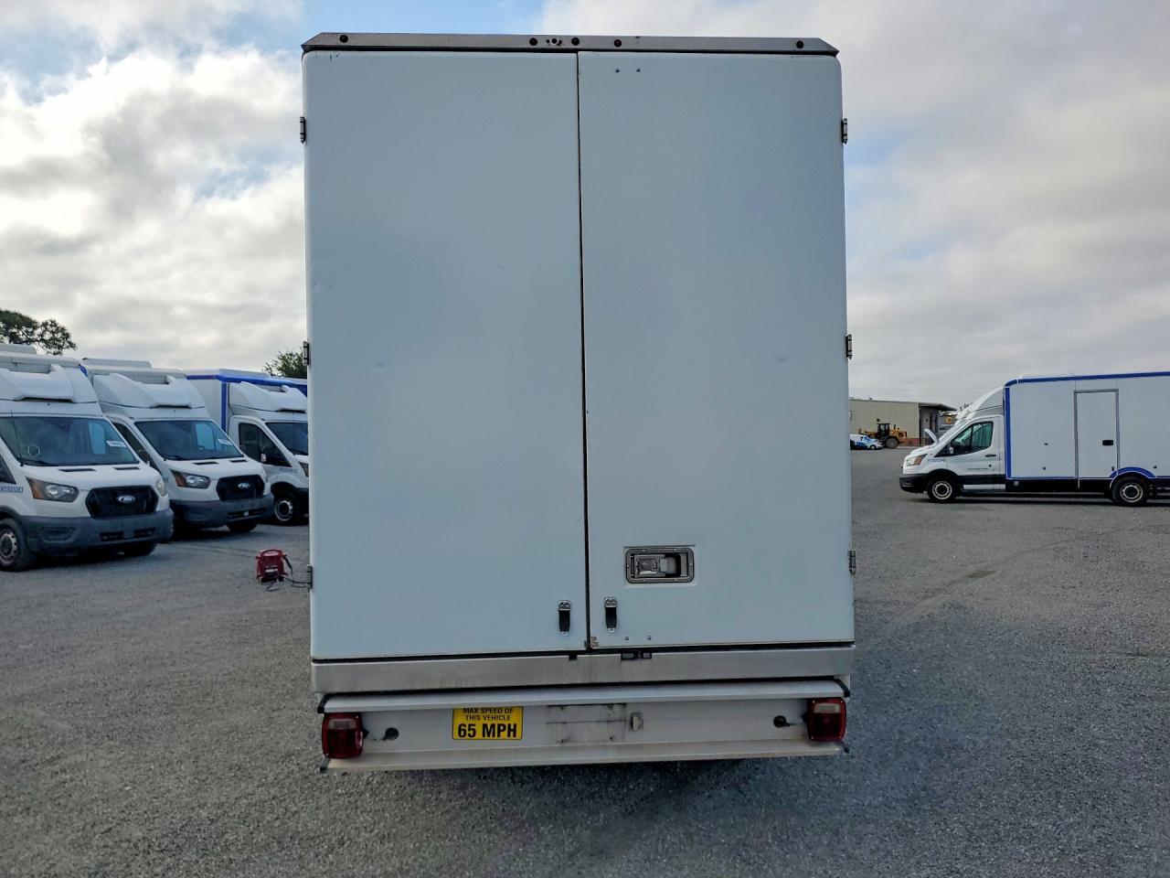 2020 Ford Transit Delivery Truck - Фото 6
