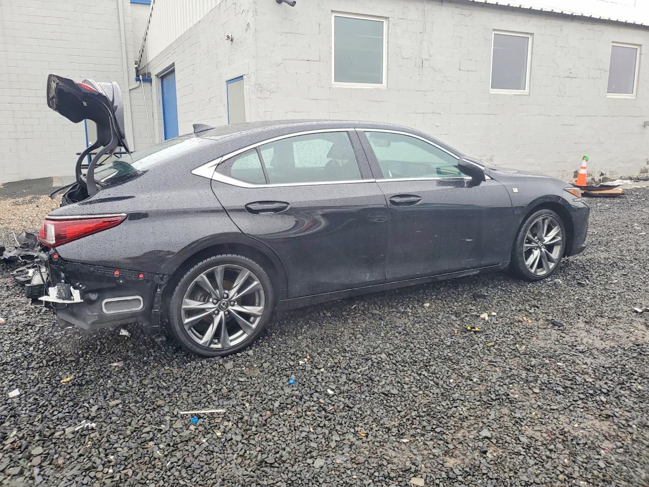 2019 Lexus Es 350 F Sport - Image 3