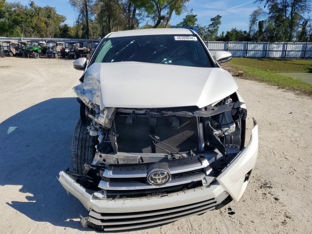 2019 Toyota Highlander Le - Фото 5