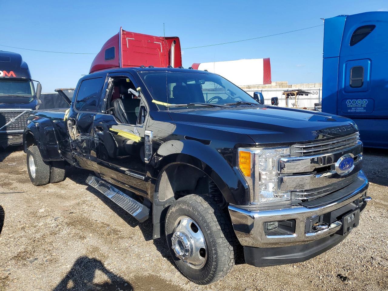 2017 Ford F350 Super Duty - Image 4