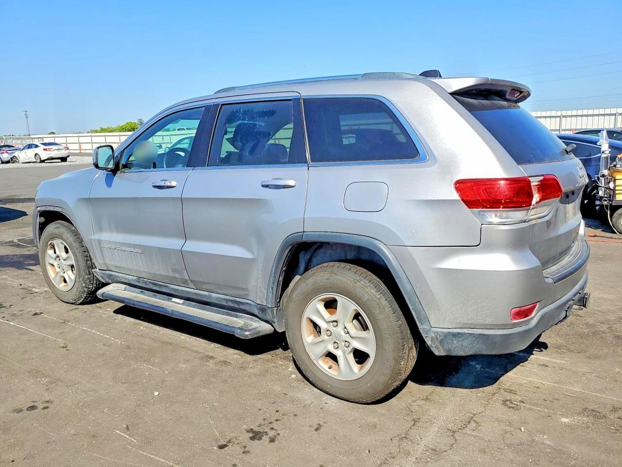 2015 Jeep Grand Cherokee Laredo - Фото 2