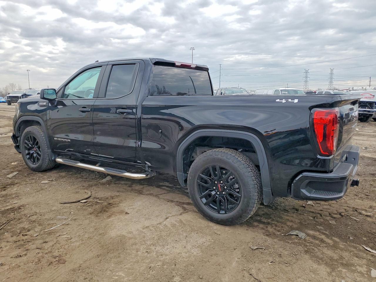 2023 GMC Sierra K1500 - Image 2