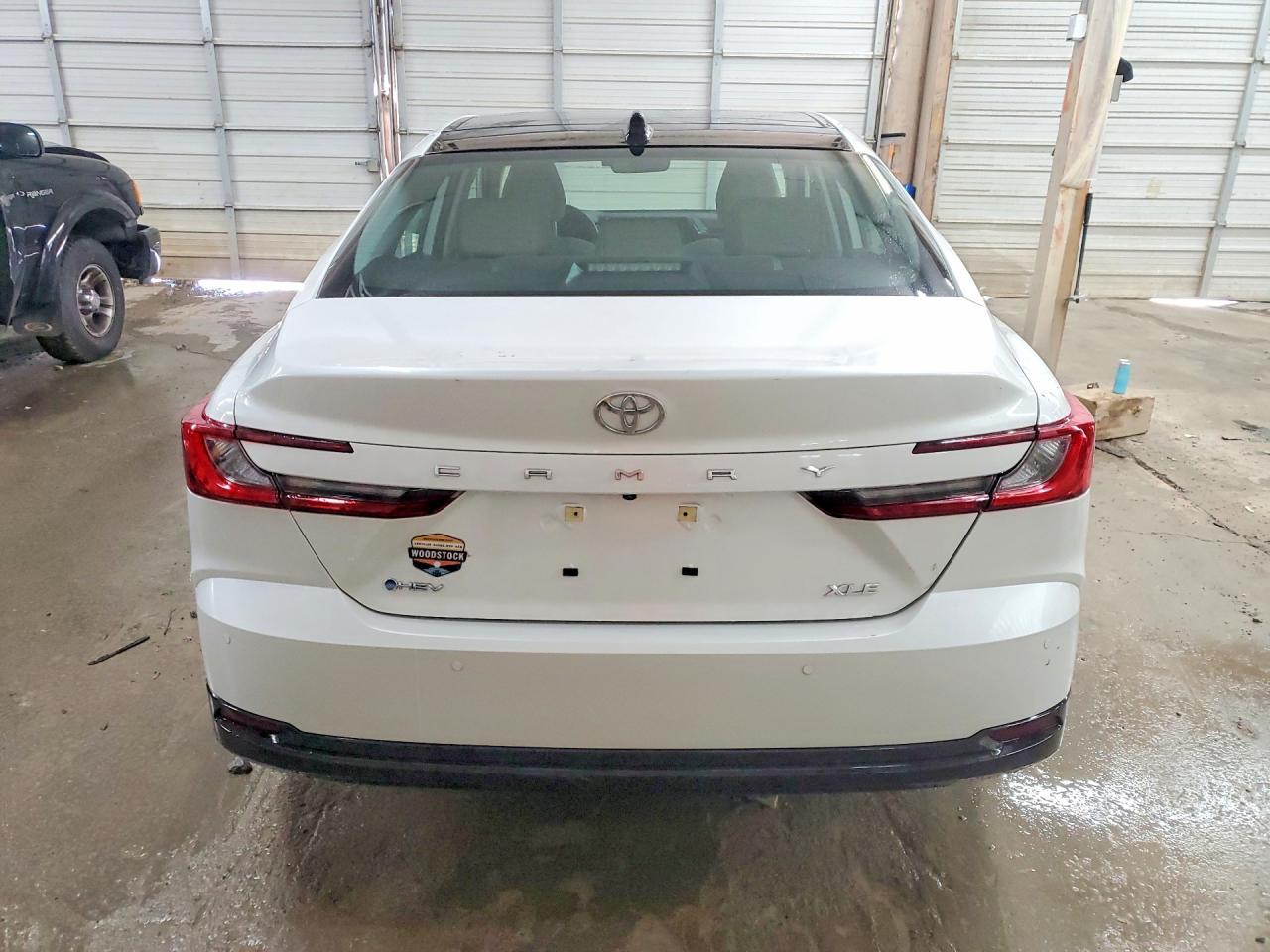 2025 Toyota Camry Xle - Фото 6