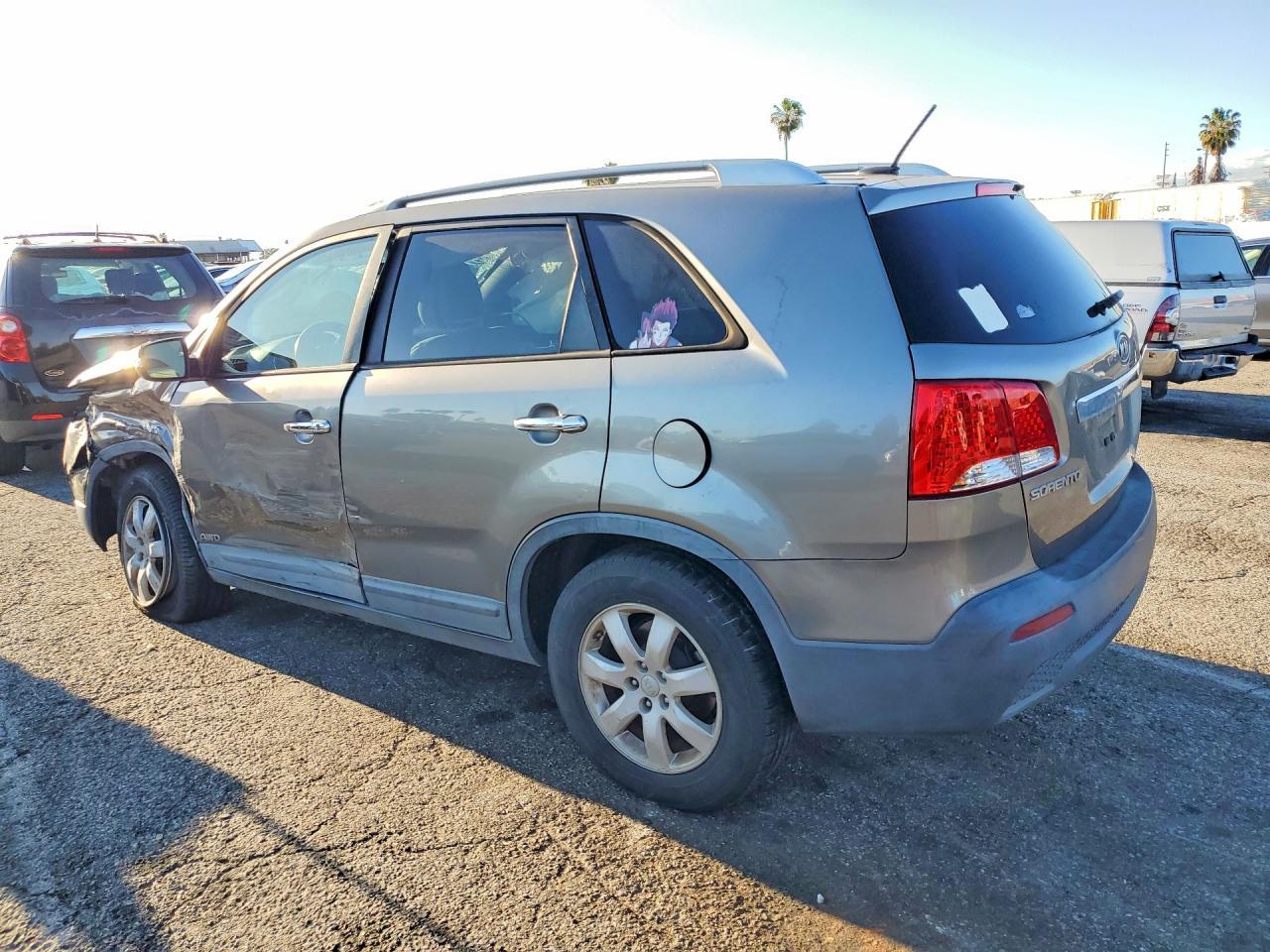 2013 Kia Sorento Lx - Image 2