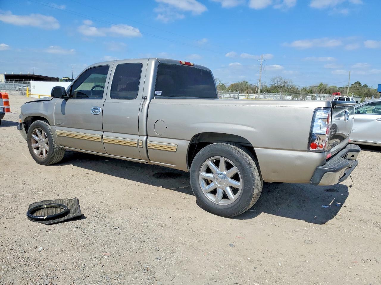 2002 Chevrolet Silverado C1500 - Фото 2