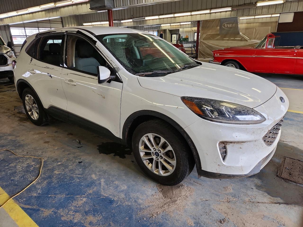 2021 Ford Escape Se - Фото 4