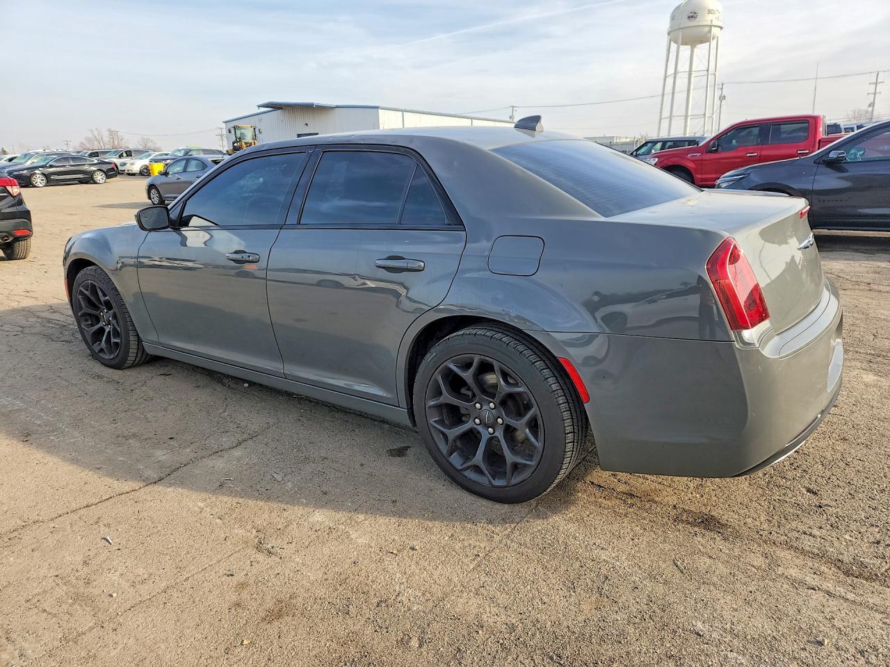 2019 Chrysler 300 S - Фото 2