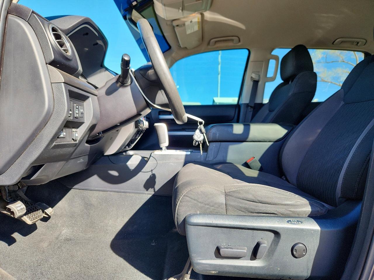 2017 Toyota Tundra Sr5 - Image 7