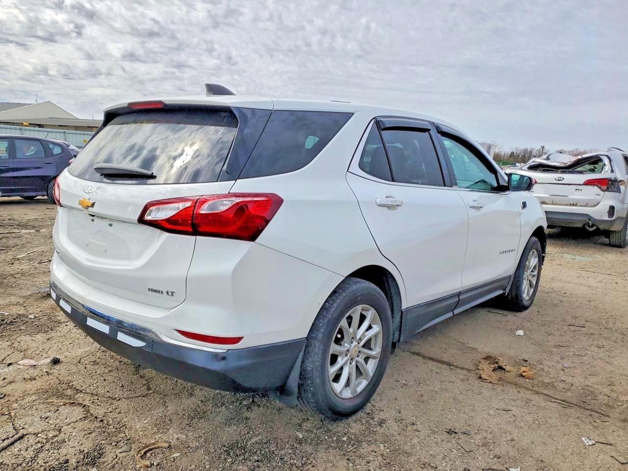 2019 Chevrolet Equinox Lt - Image 3