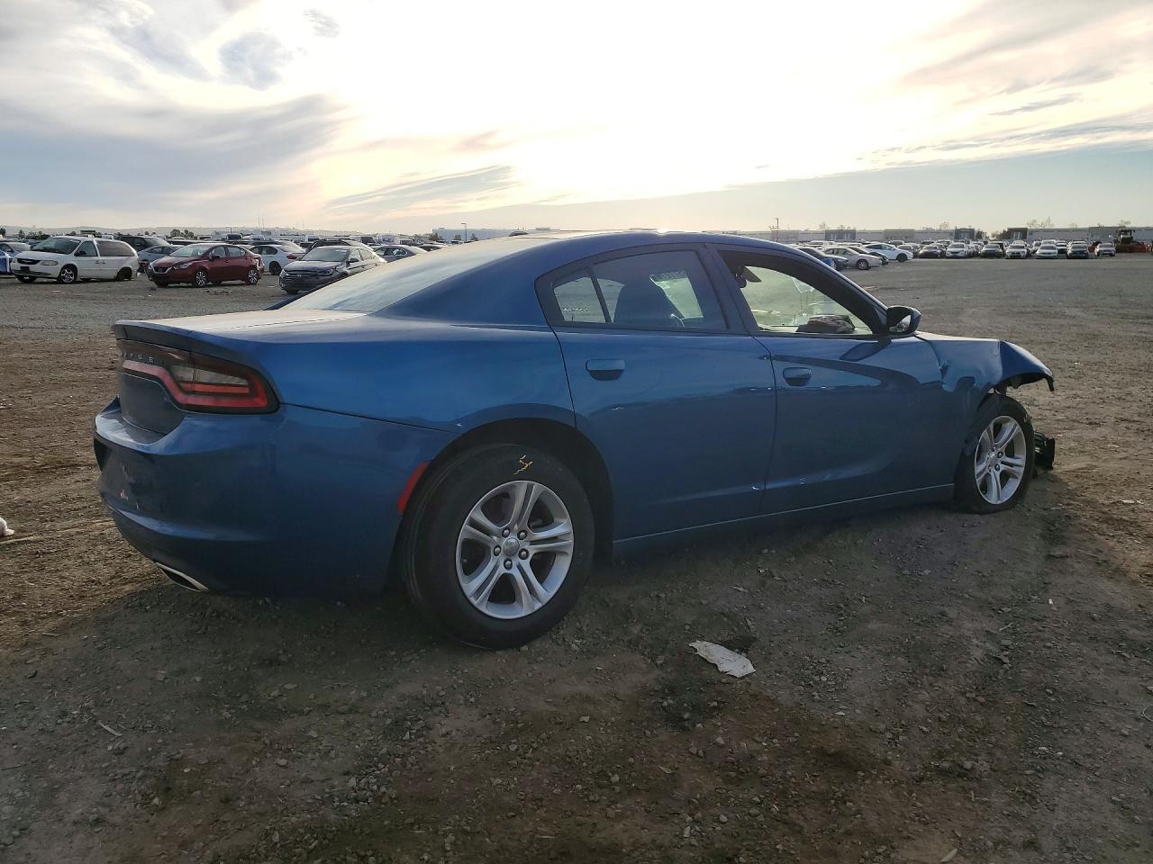 2022 Dodge Charger Sxt - Фото 3