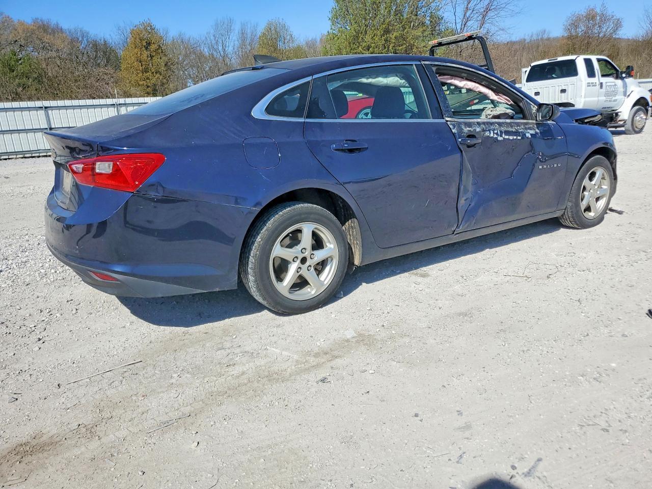 2018 Chevrolet Malibu Ls - Фото 3
