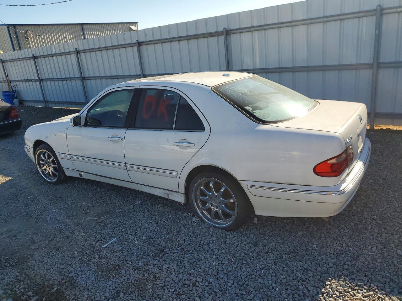 2000 Mercedes-Benz E 320 - Image 2