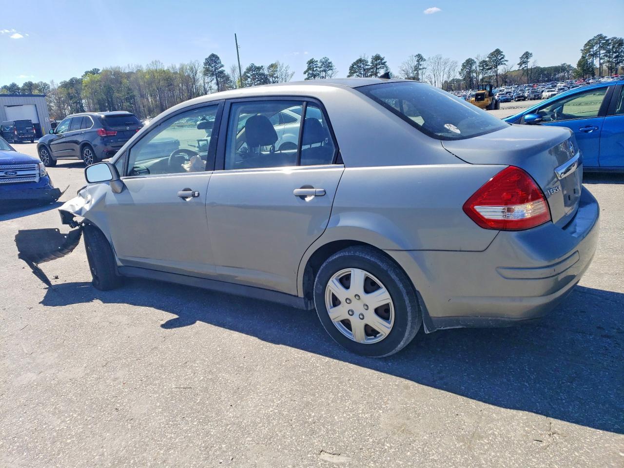 2009 Nissan Versa 1.8 S - Фото 2