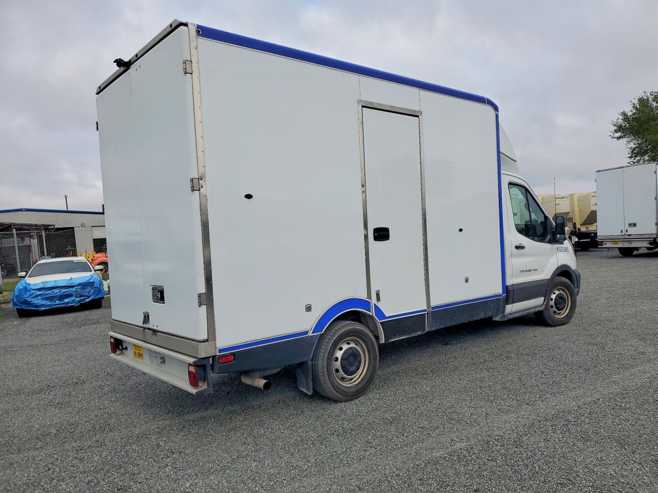 2020 Ford Transit Delivery Truck - Фото 3