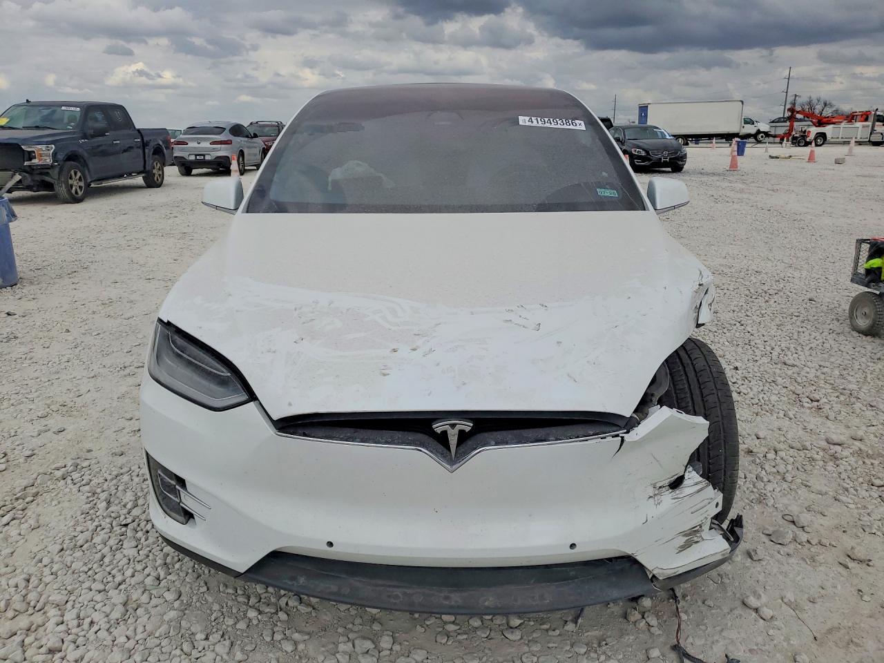 2020 Tesla Model X - Фото 5