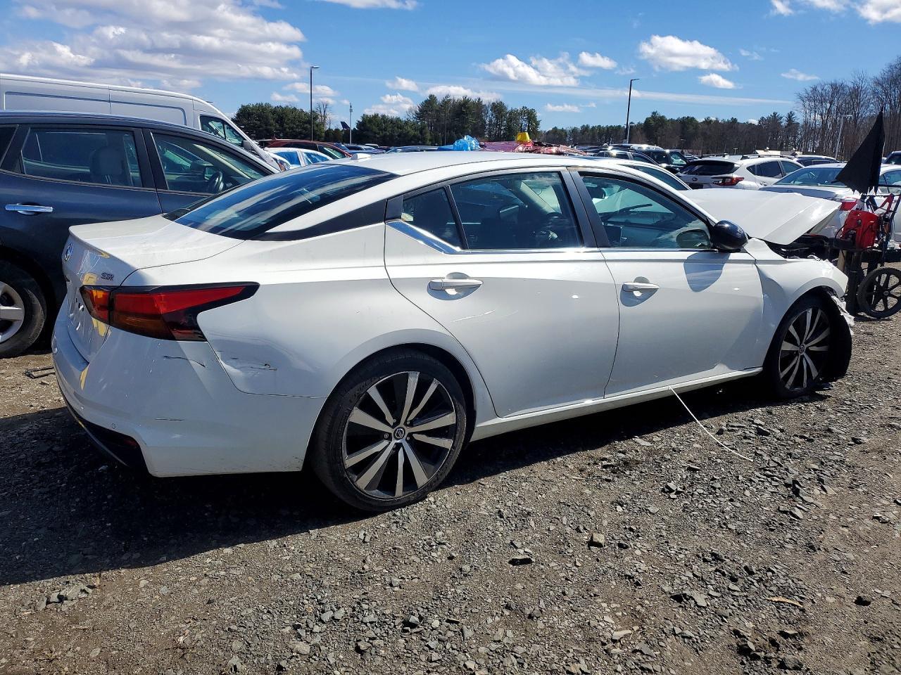 2020 Nissan Altima 2.5 Sr - Image 3