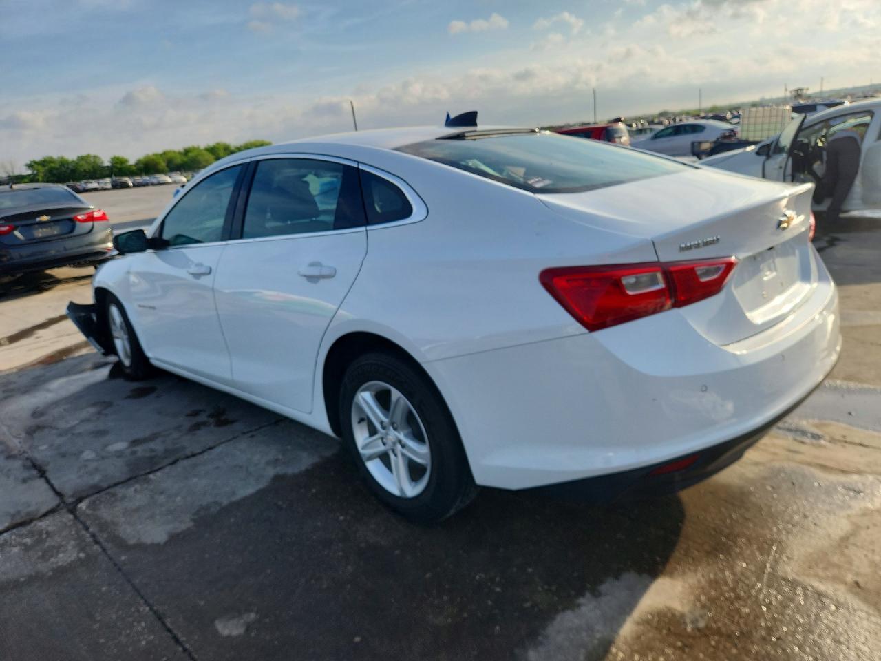 2023 Chevrolet Malibu Ls - Фото 2