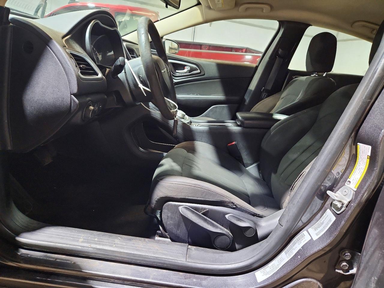 2015 Chrysler 200 Limited - Фото 7