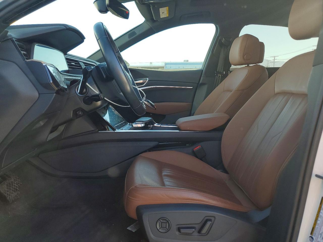2024 Audi Q8 E-Tron Sportback Premium Plus - Image 7