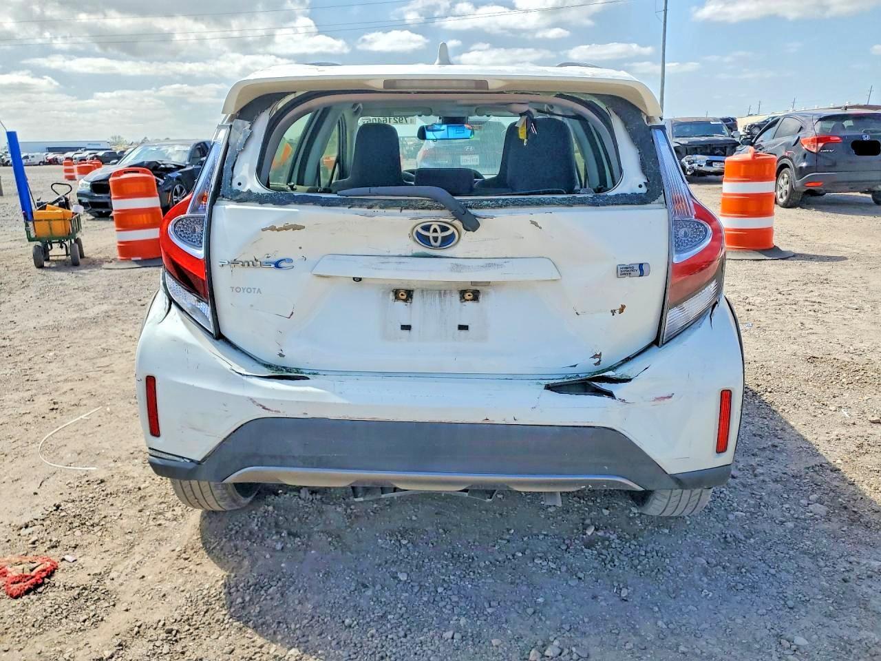 2018 Toyota Prius C One - Фото 6