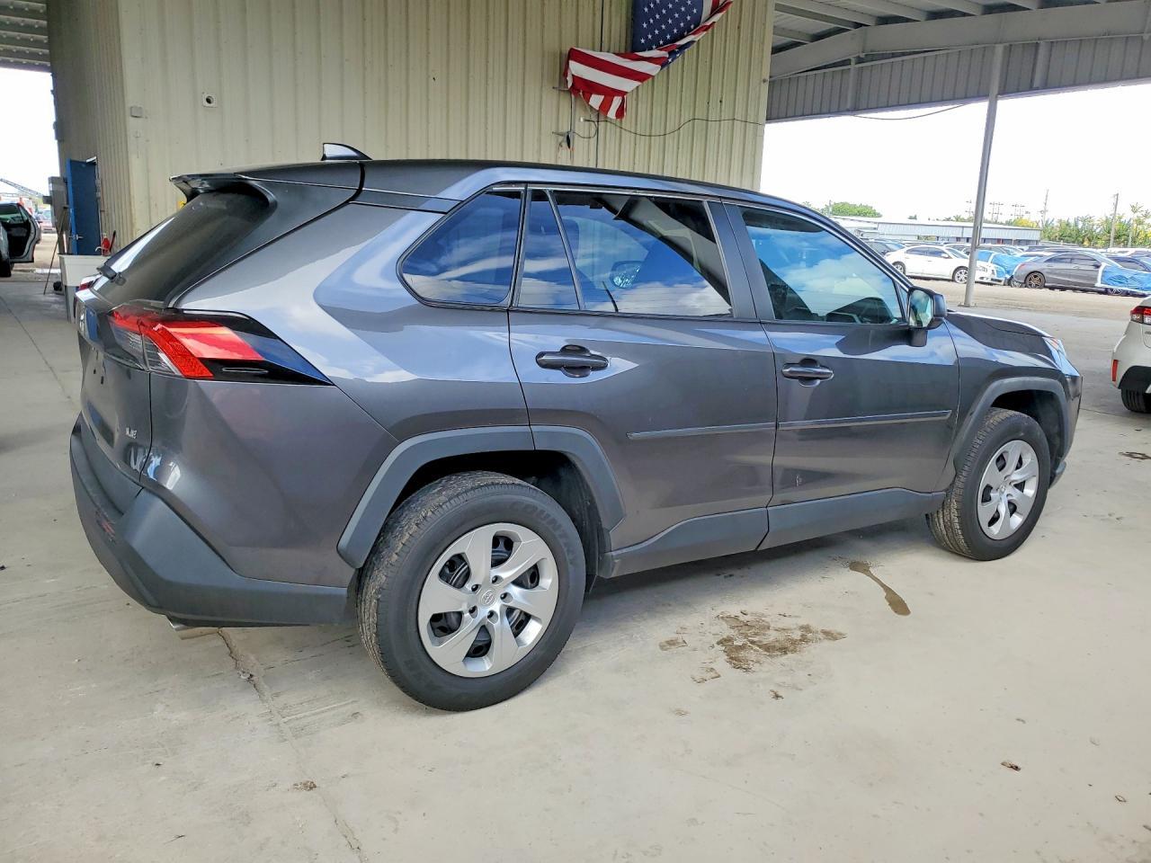 2022 Toyota Rav4 Le - Фото 3