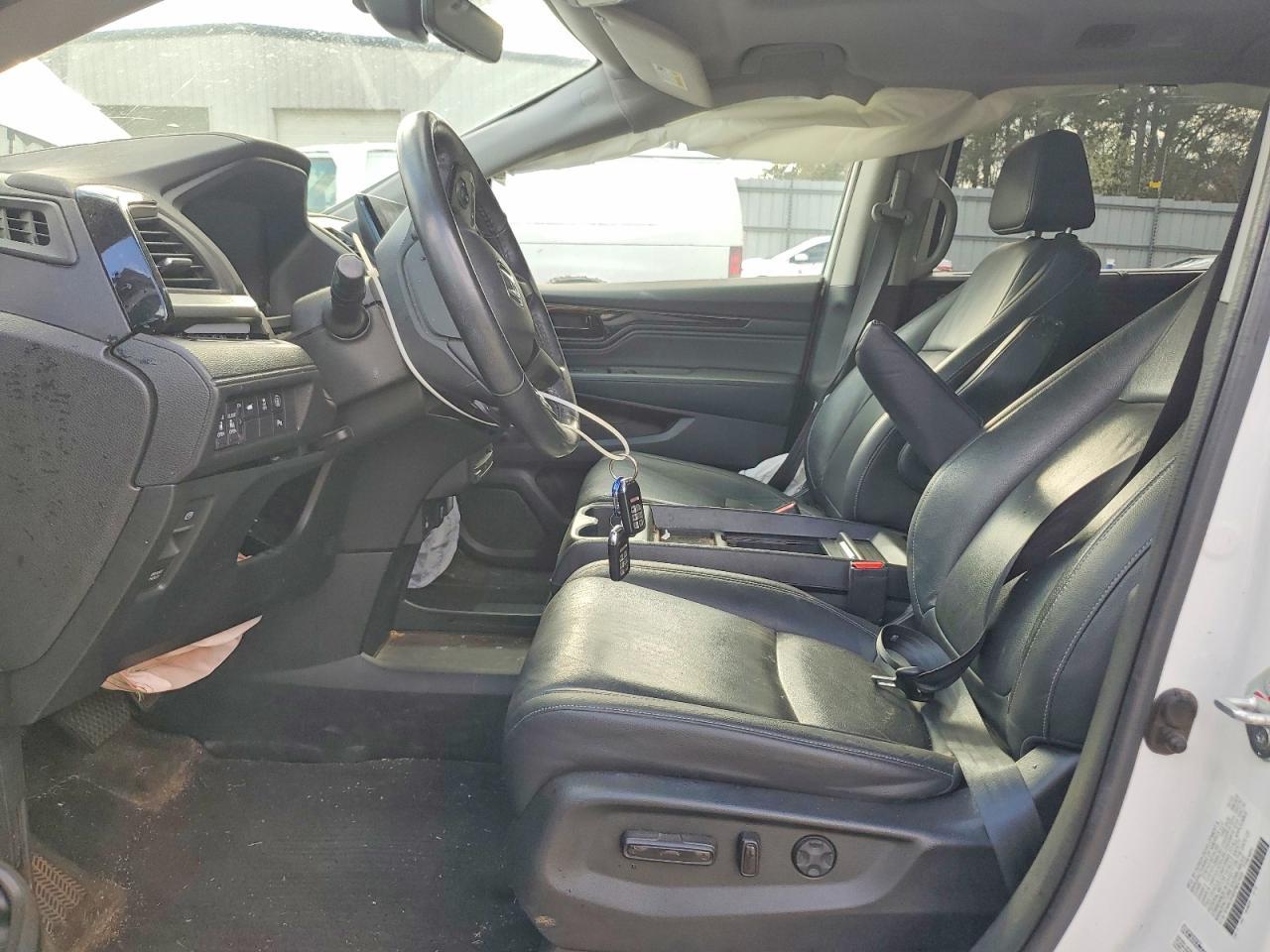 2023 Honda Odyssey Touring - Image 7