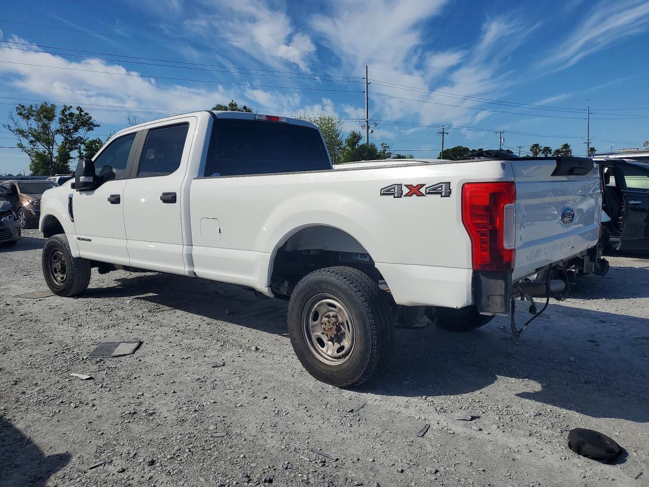 2017 Ford F250 Super Duty - Image 2