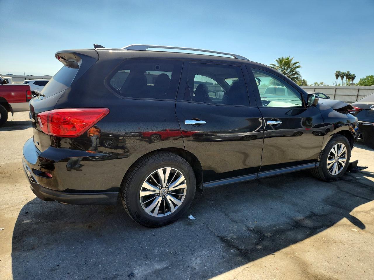2019 Nissan Pathfinder Sv - Image 3