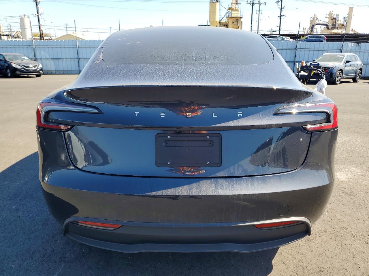 2025 Tesla Model 3 - Image 6