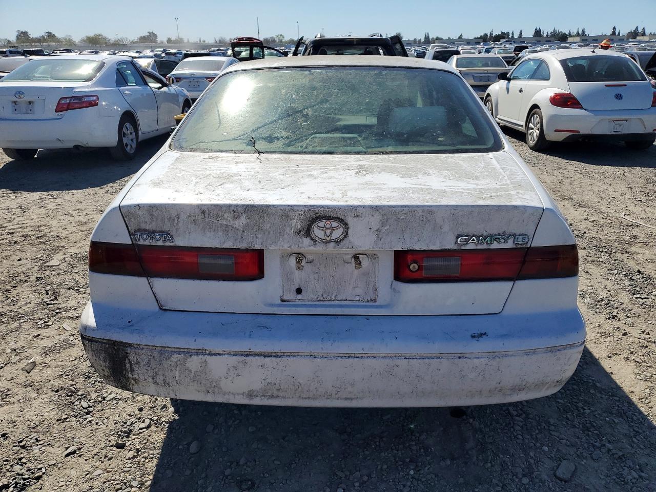 1998 Toyota Camry Le - Фото 6