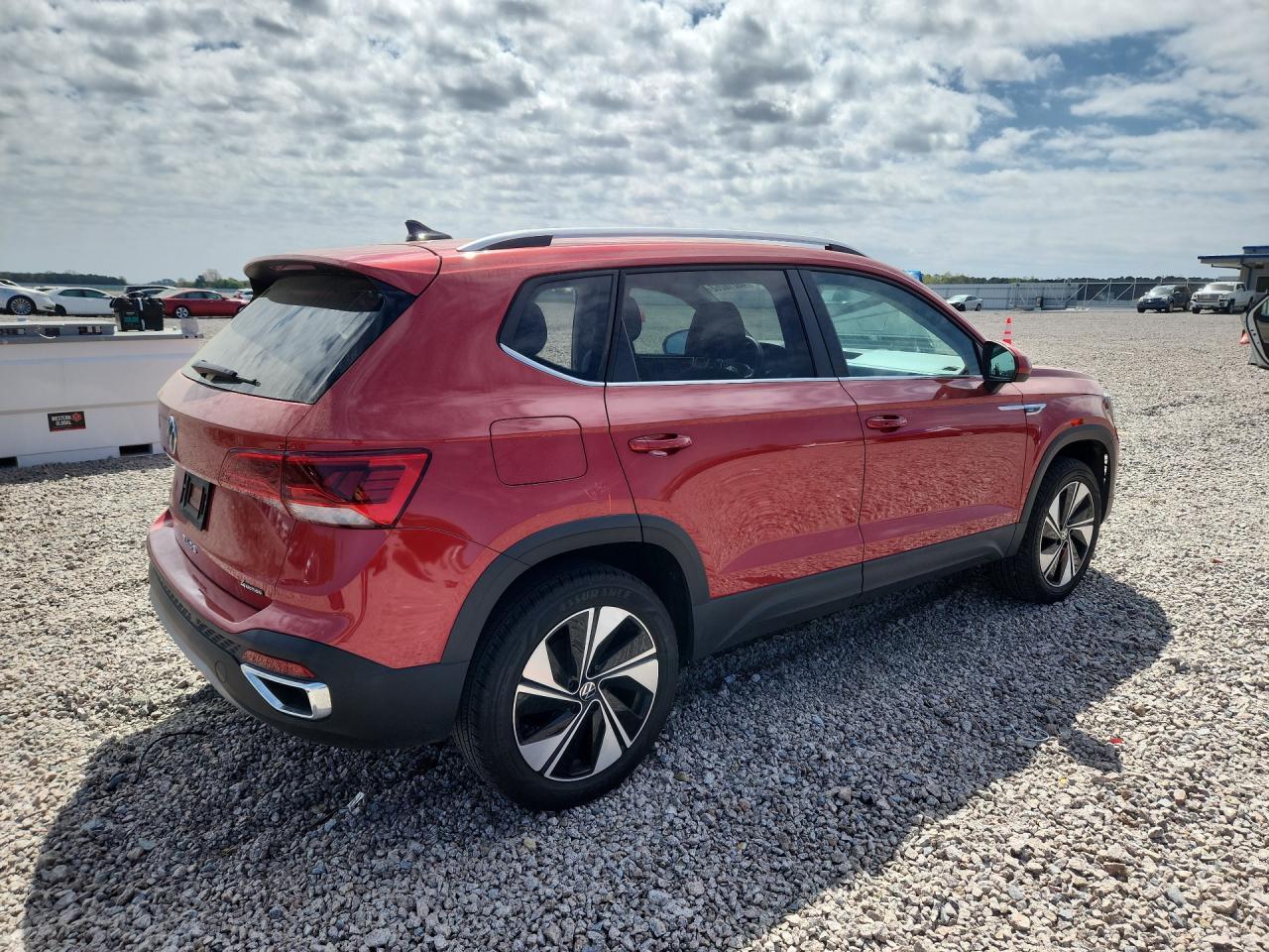 2024 Volkswagen Taos Se - Фото 3