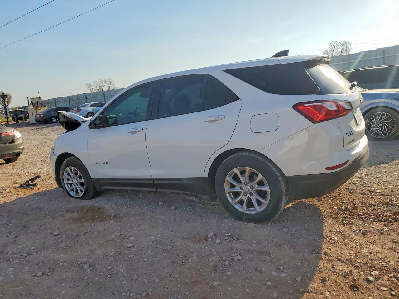 2019 Chevrolet Equinox - Image 3
