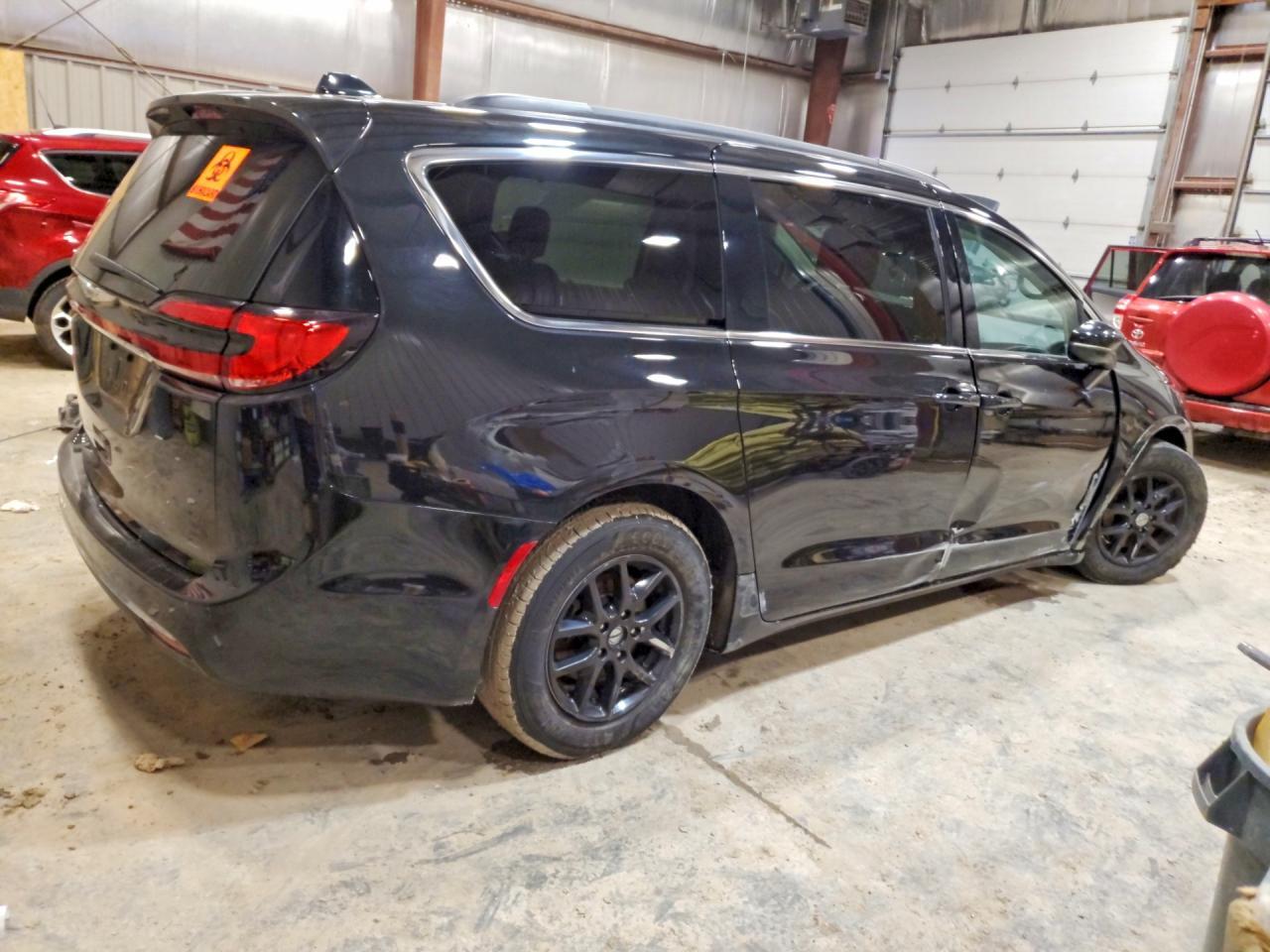 2022 Chrysler Pacifica Touring L - Image 3