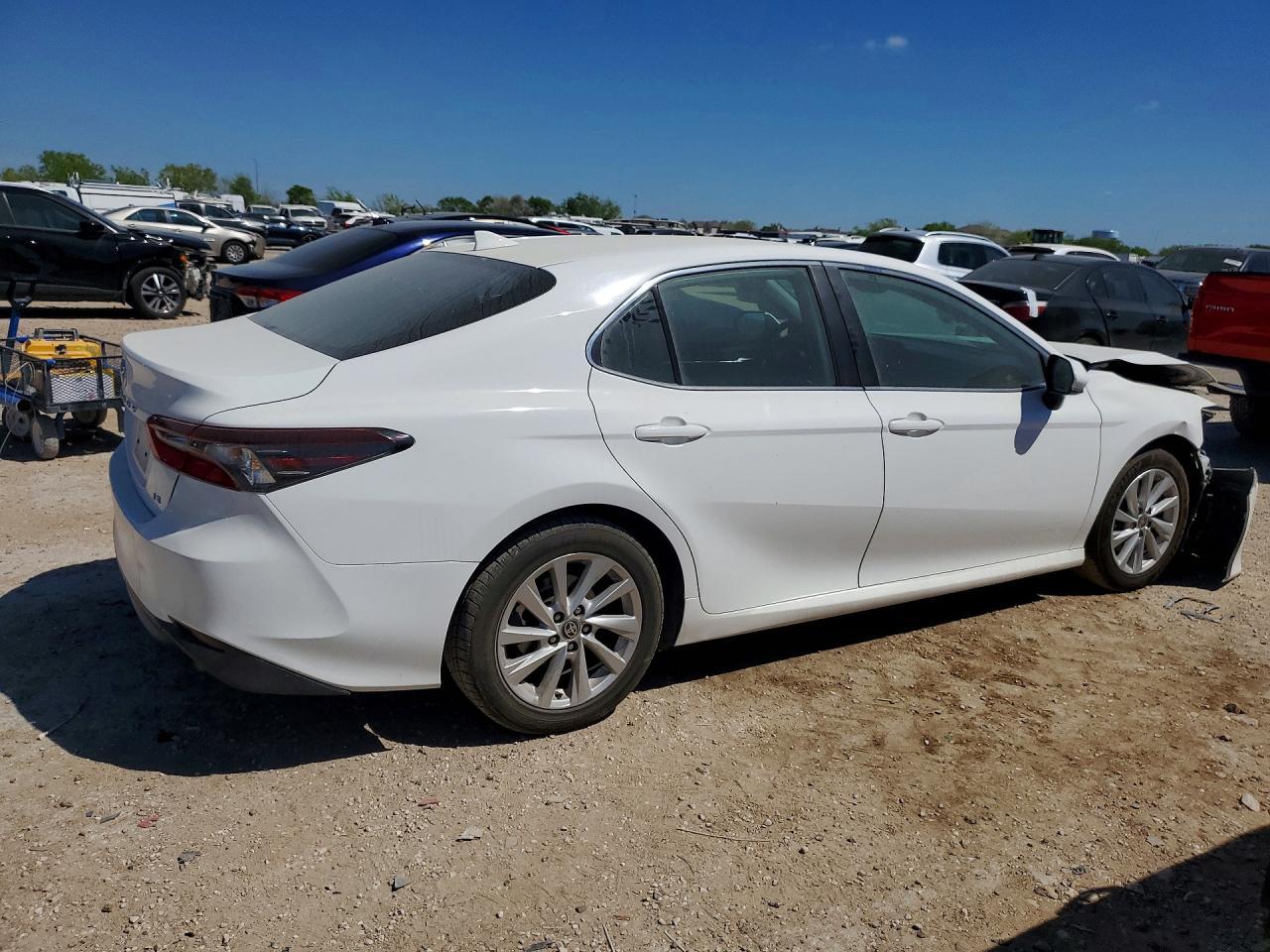 2021 Toyota Camry Le - Image 3