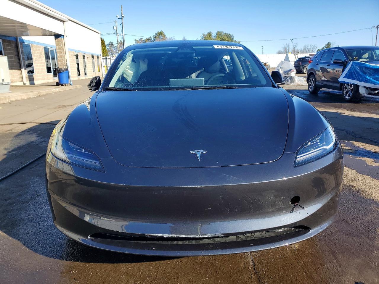 2025 Tesla Mod - Image 5