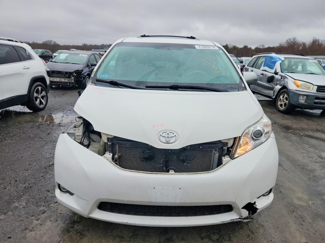 2012 Toyota Sienna Xle 7-Passenger - Фото 5