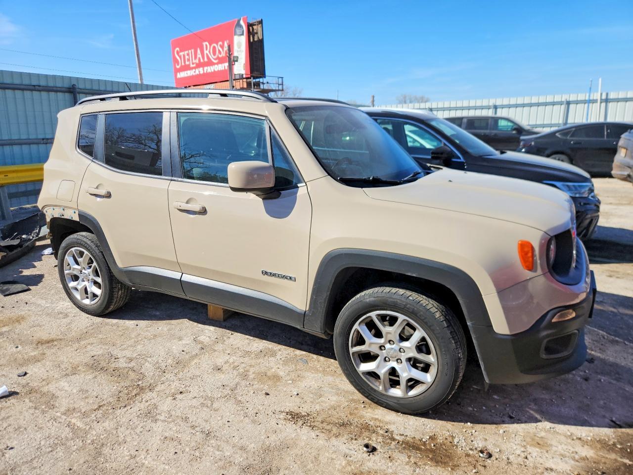 2016 Jeep Renegade Latitude - Image 4