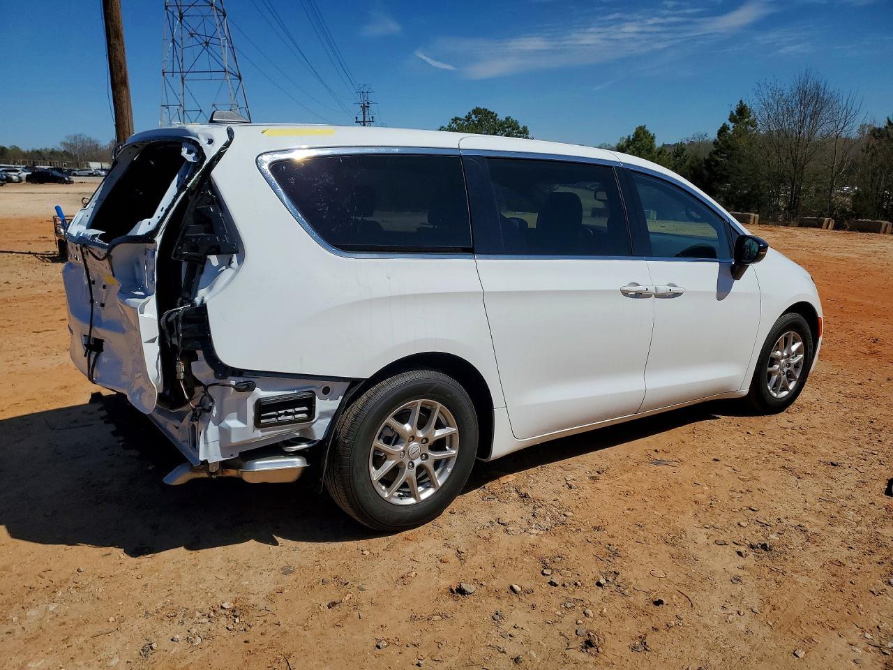 2025 Chrysler Voyager Lx - Фото 3