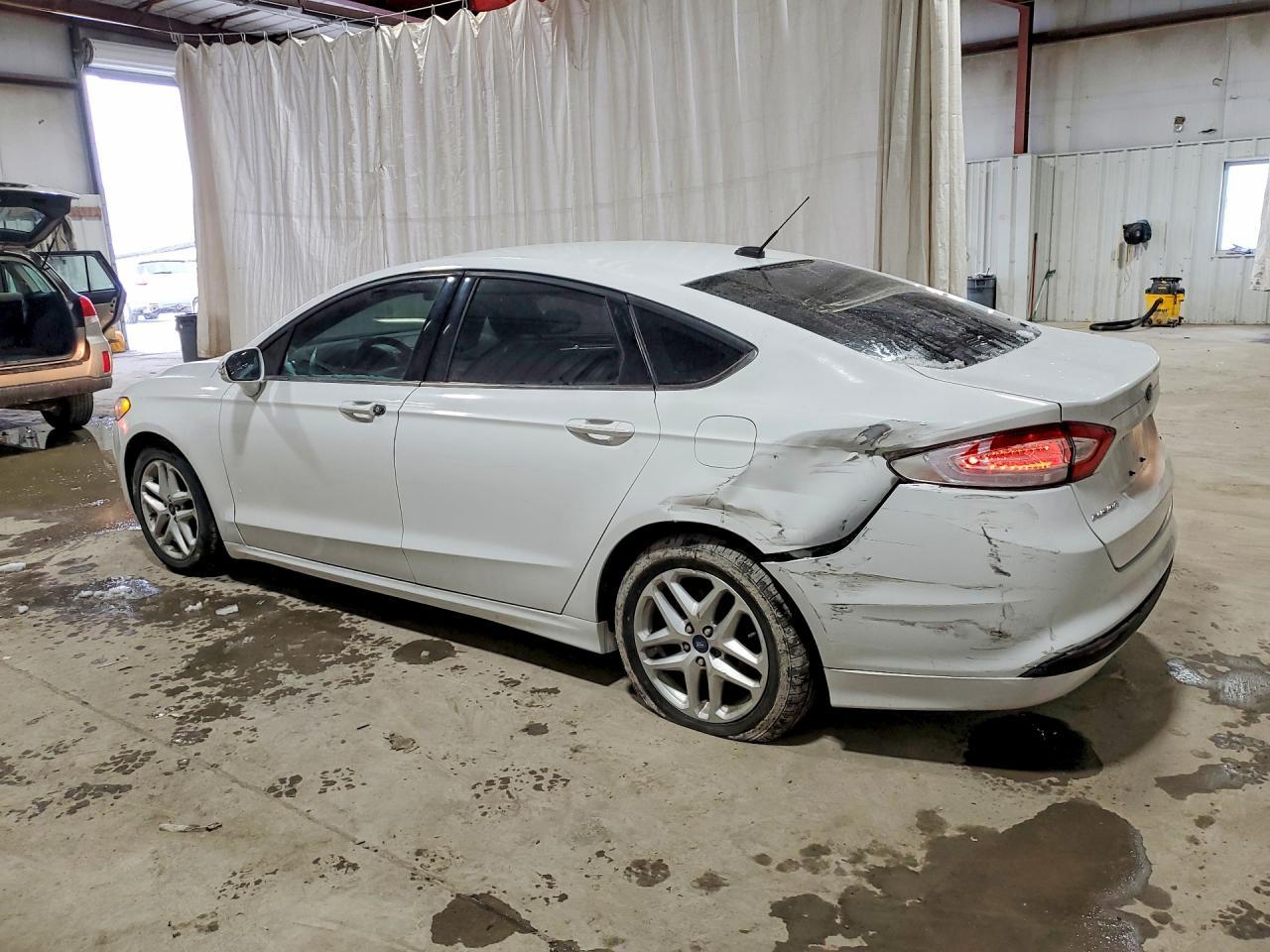 2016 Ford Fusion - Фото 2