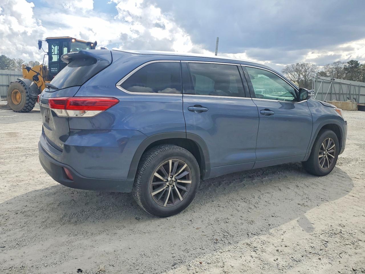 2018 Toyota Highlander Xle - Фото 3