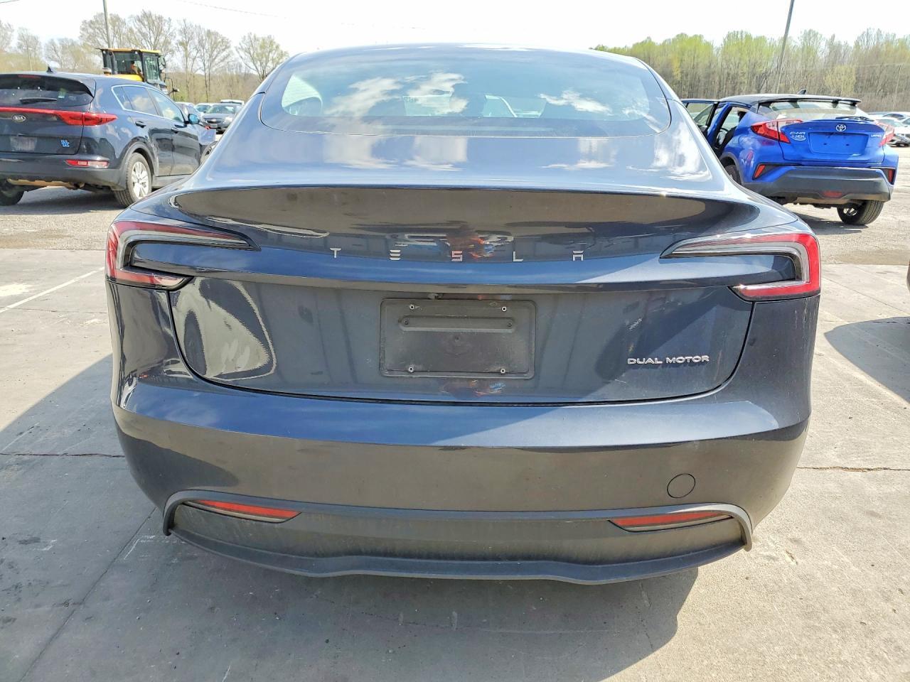 2024 Tesla Model 3 - Image 6