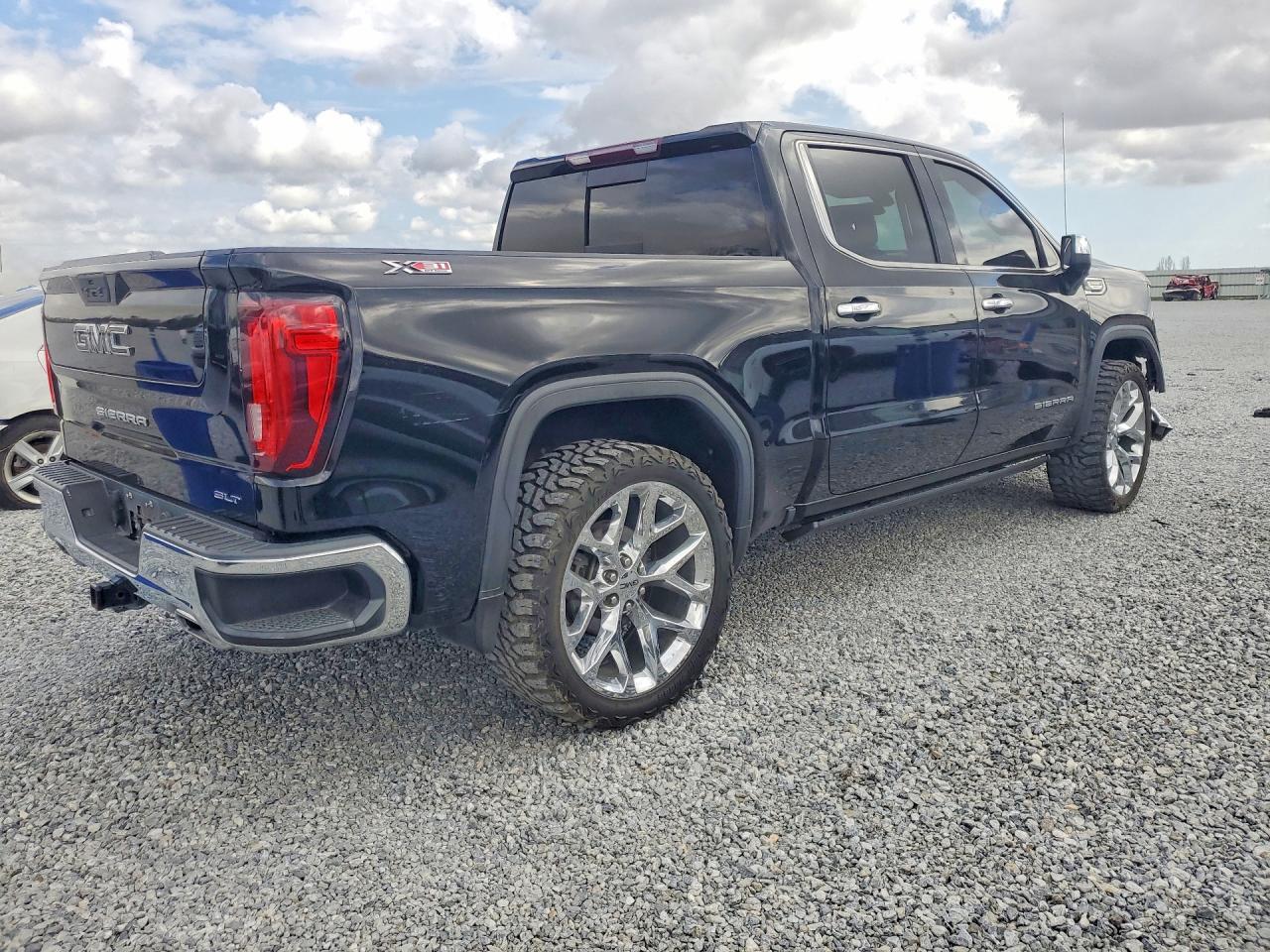 2021 GMC Sierra K1500 Slt - Image 3