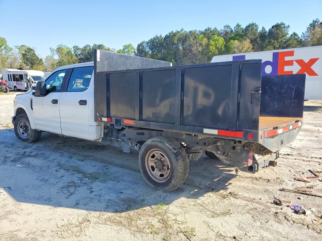 2018 Ford F250 Super Duty Dump Truck - Image 3