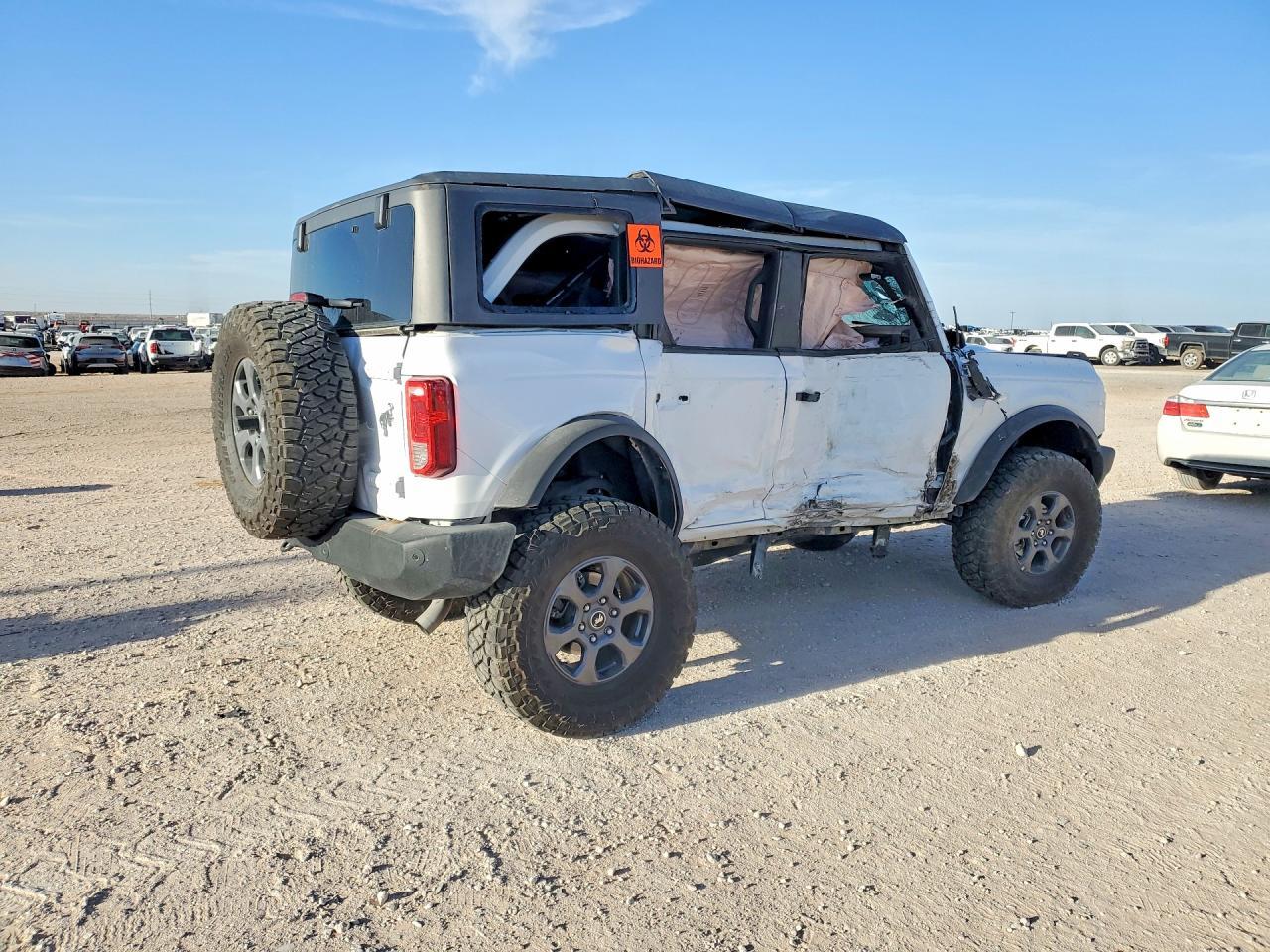 2025 Ford Bronco Big Bend - Image 3