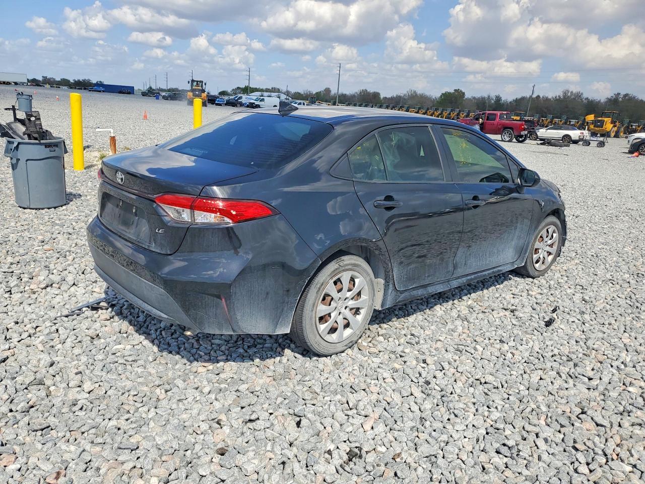 2020 Toyota Corolla Le - Image 3