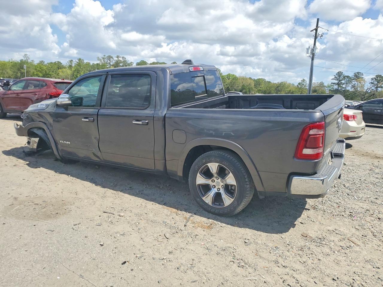 2019 Ram 1500 Laramie - Фото 2
